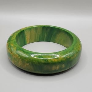 Vintage Bakelite Green Marblelized Bangle Bracelet